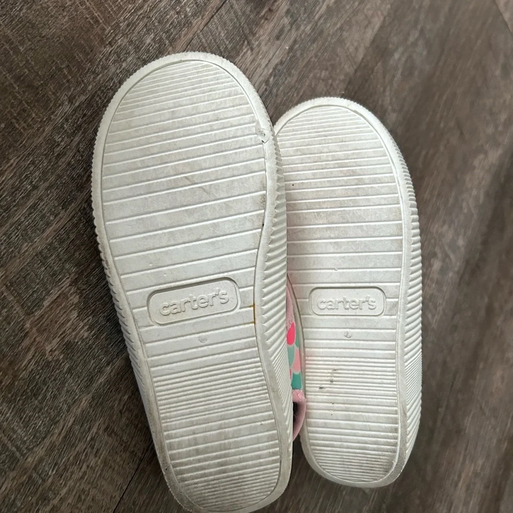 Carter’s water shoes size 9c